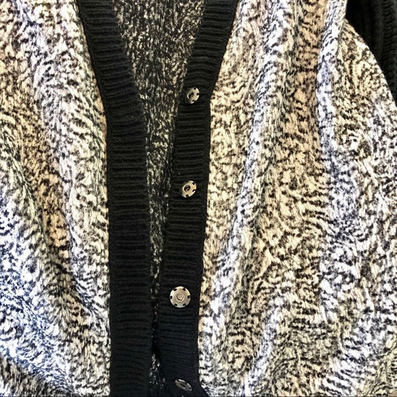 ELIZABETH JAMES / ‘boyfriend sweater’ / Fall - Picture 5 of 7